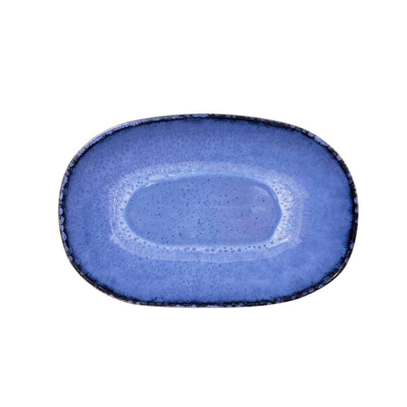 blaue Auflaufform aus Keramik für den Ofen