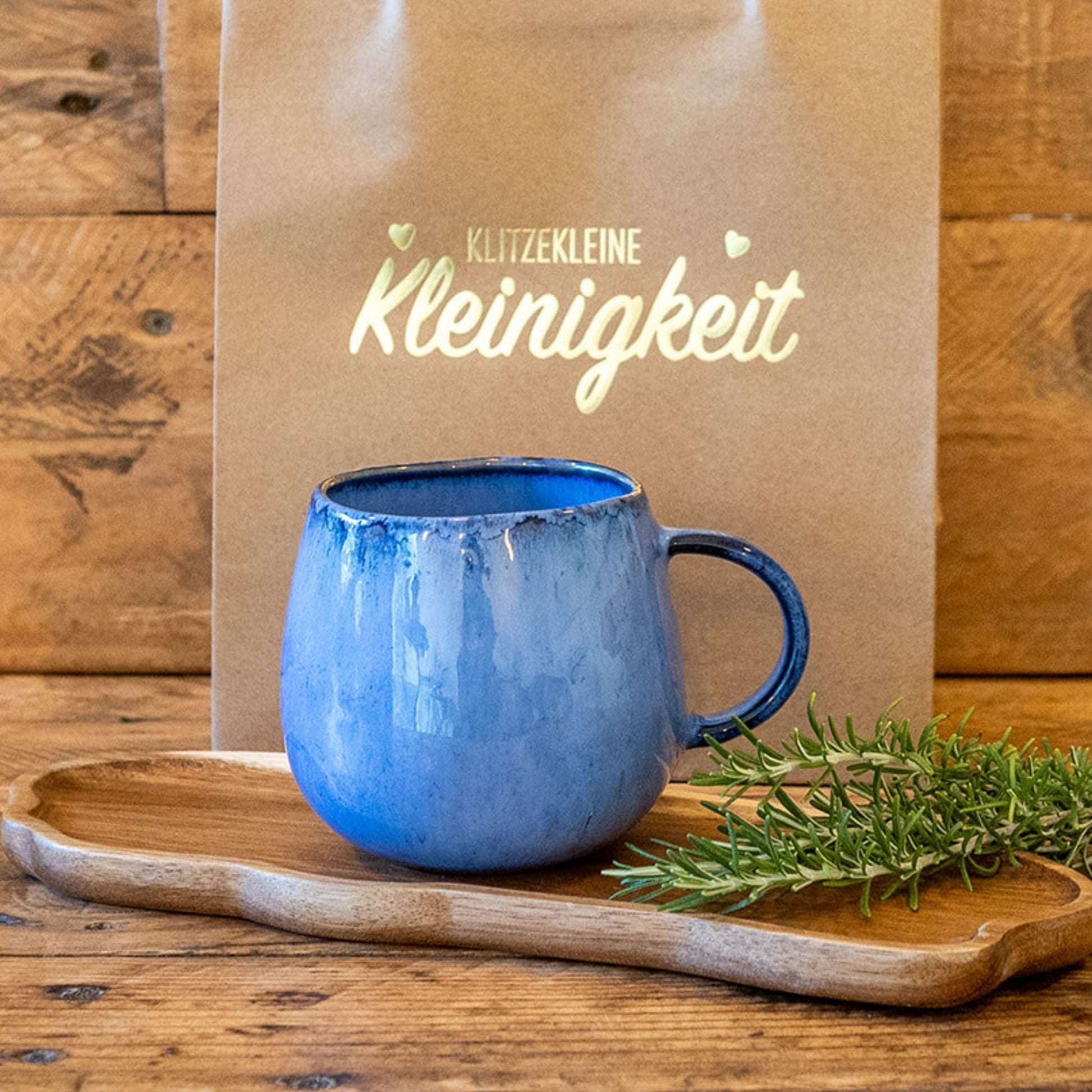 blaue keramik tasse weihnachtsgeschenk