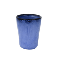 blaue keramik tassen in klein espress tassen